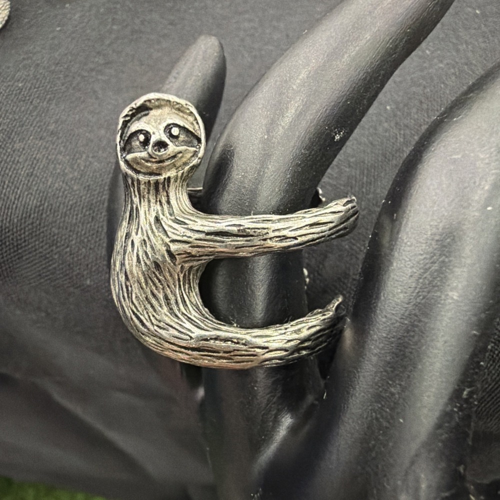 Adorable Sloth Pocket‎ Charm Or Ring, Silvertone